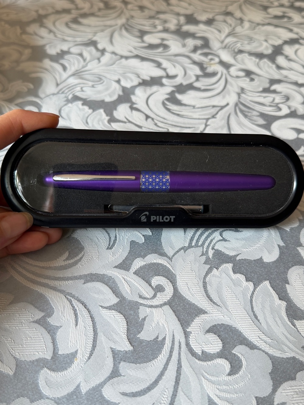 Pilot Purple Fountain Pen with Decorative Band - - Picture 3 of 5